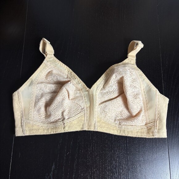 Vintage 90s Womens Size 44B PLAYTEX 18 Hour Bra Sand (Beige) Wireless Unworn #20 - Picture 1 of 5
